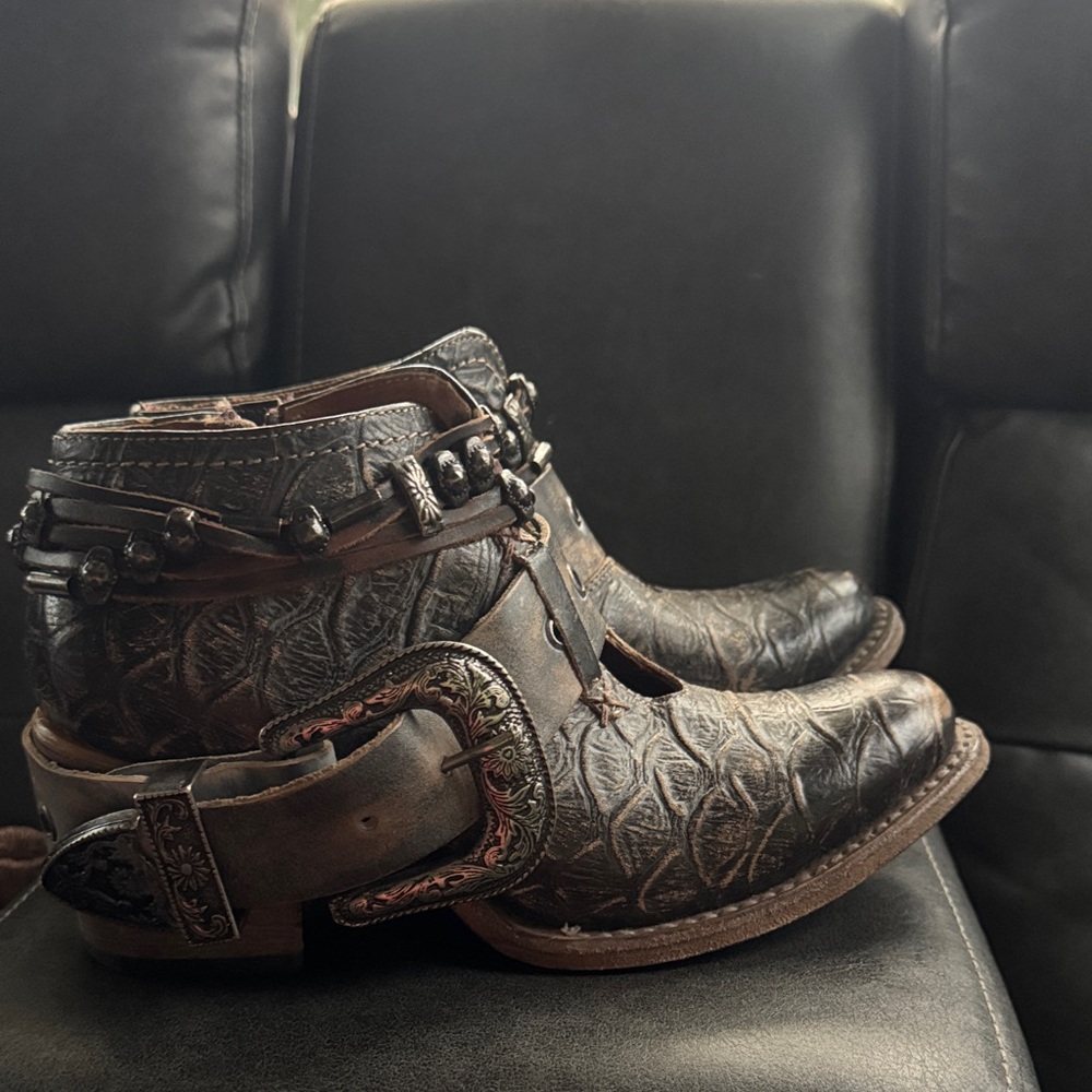 Freebird Women’s Boots • great condition • SALOON